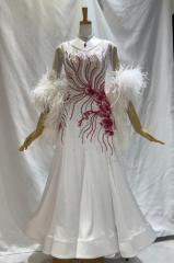 スタンダードドレス　ホワイト×レッド【SALE 350,000円】