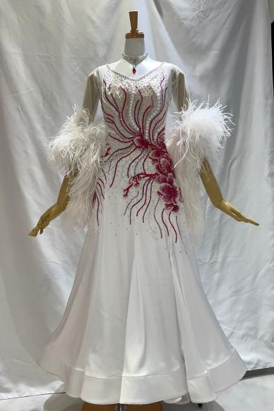 スタンダードドレス　ホワイト×レッド【SALE 350,000円】