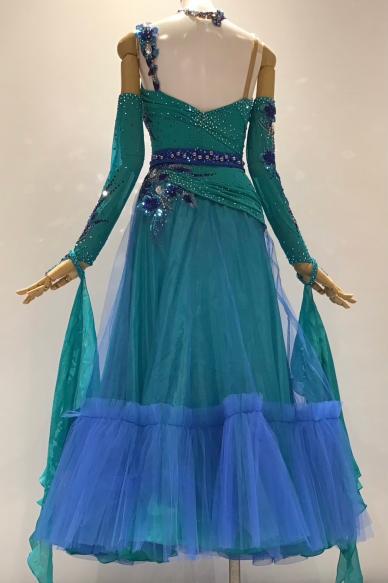 スタンダードドレス　ピーコックブルー【SALE 220,000円】