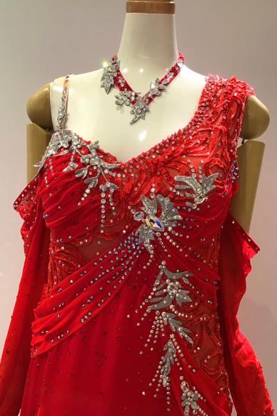 スタンダードドレス　ルージュ×シルバー【SALE 220,000円】